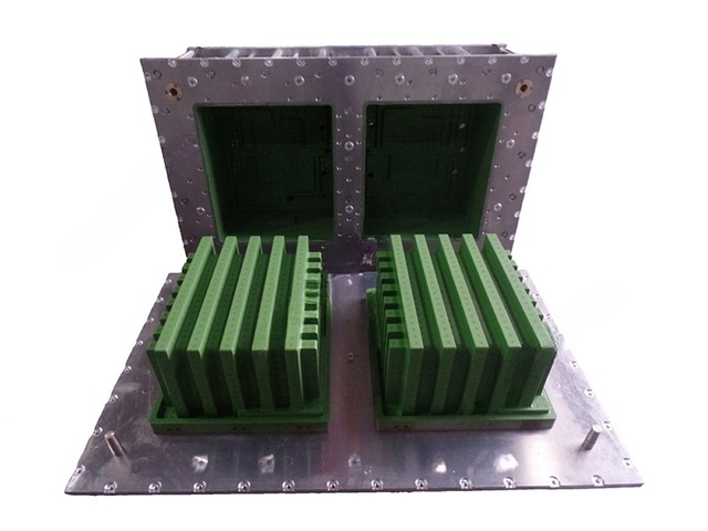 Turnover-box foaming mould