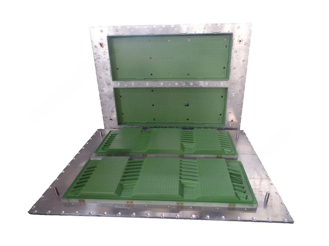 Turnover-box foaming mould