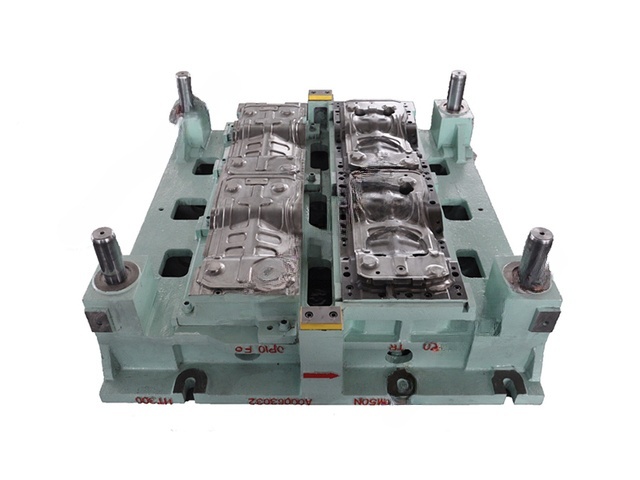 Motor insulator panel forming die-cutting mould – upper die