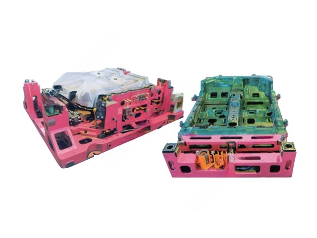 Carpet die-cutting mould